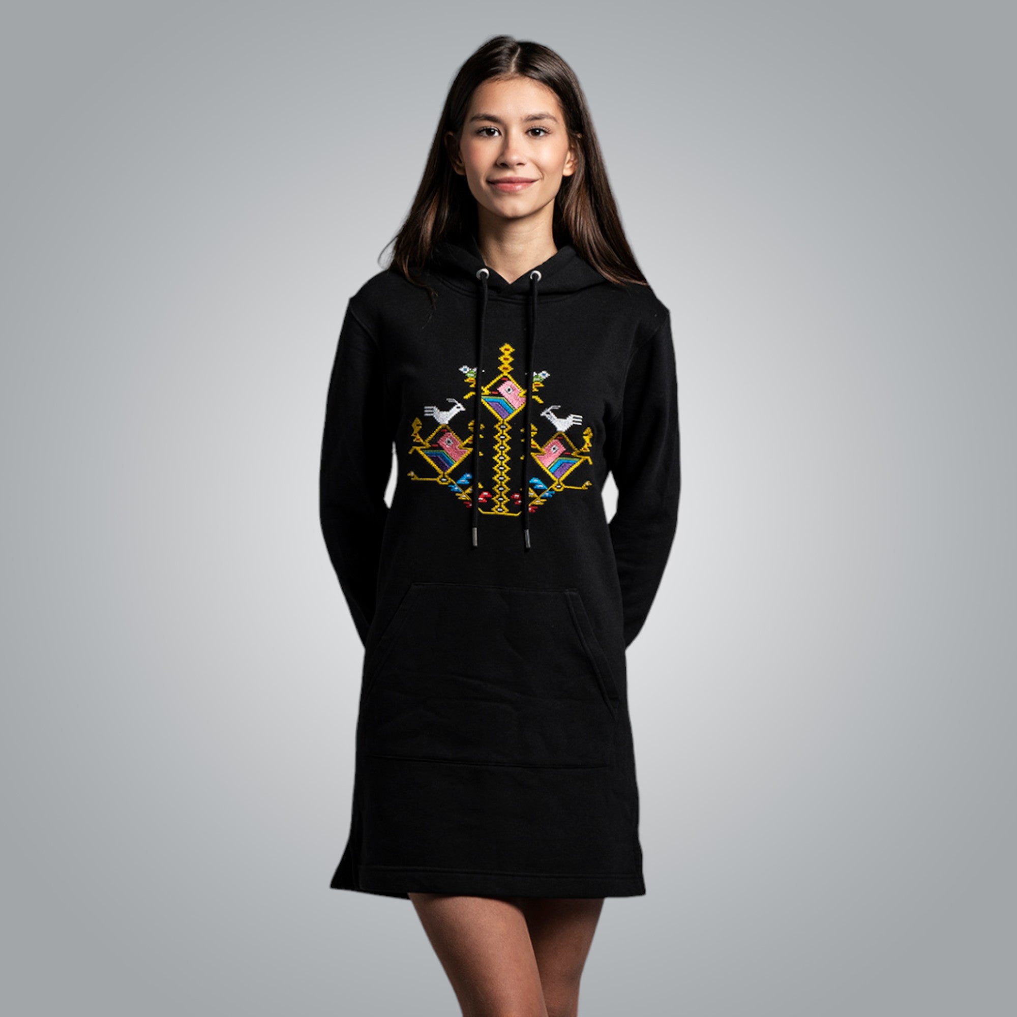 OUTLET Дълга блуза с качулка "Пилета"