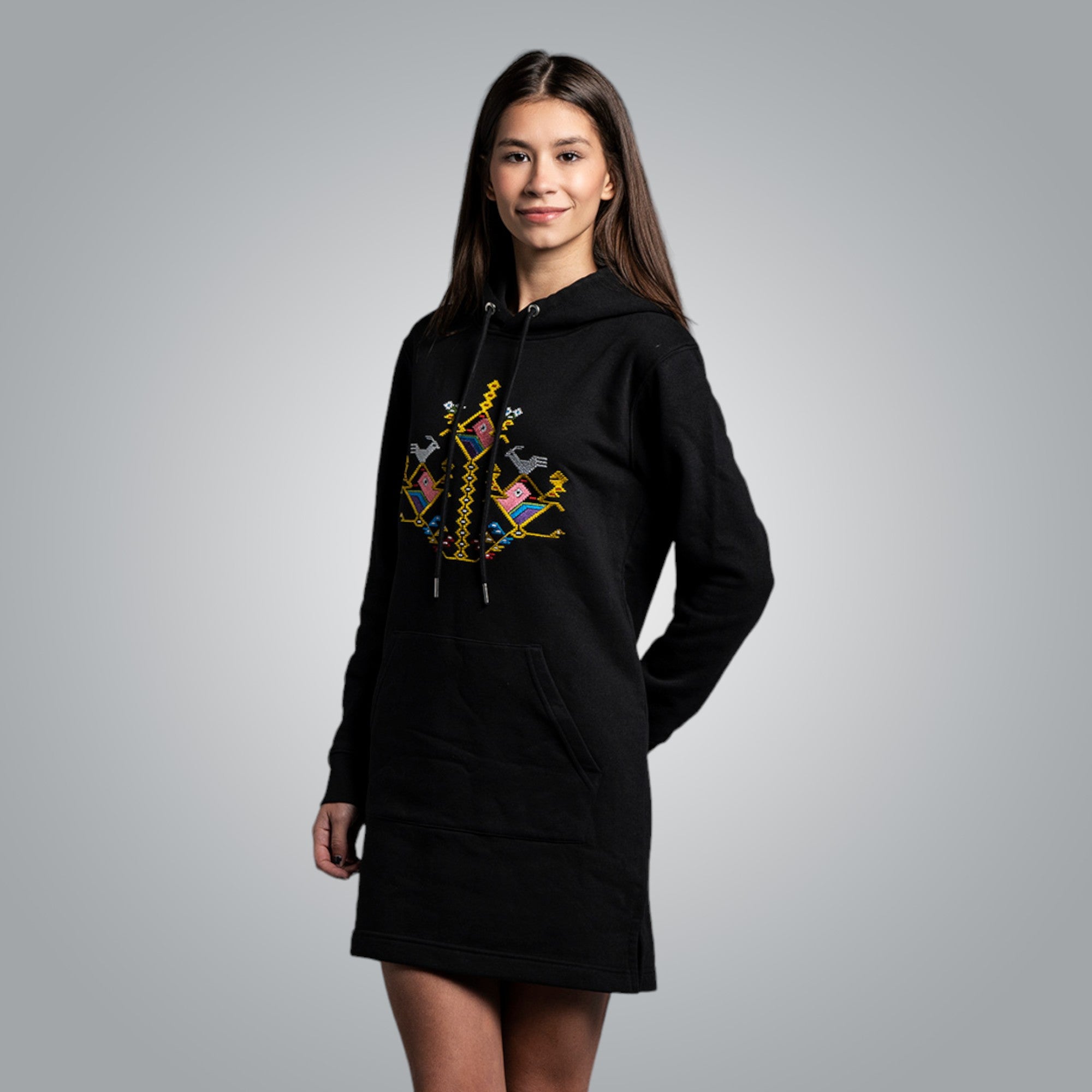 OUTLET Дълга блуза с качулка "Пилета"