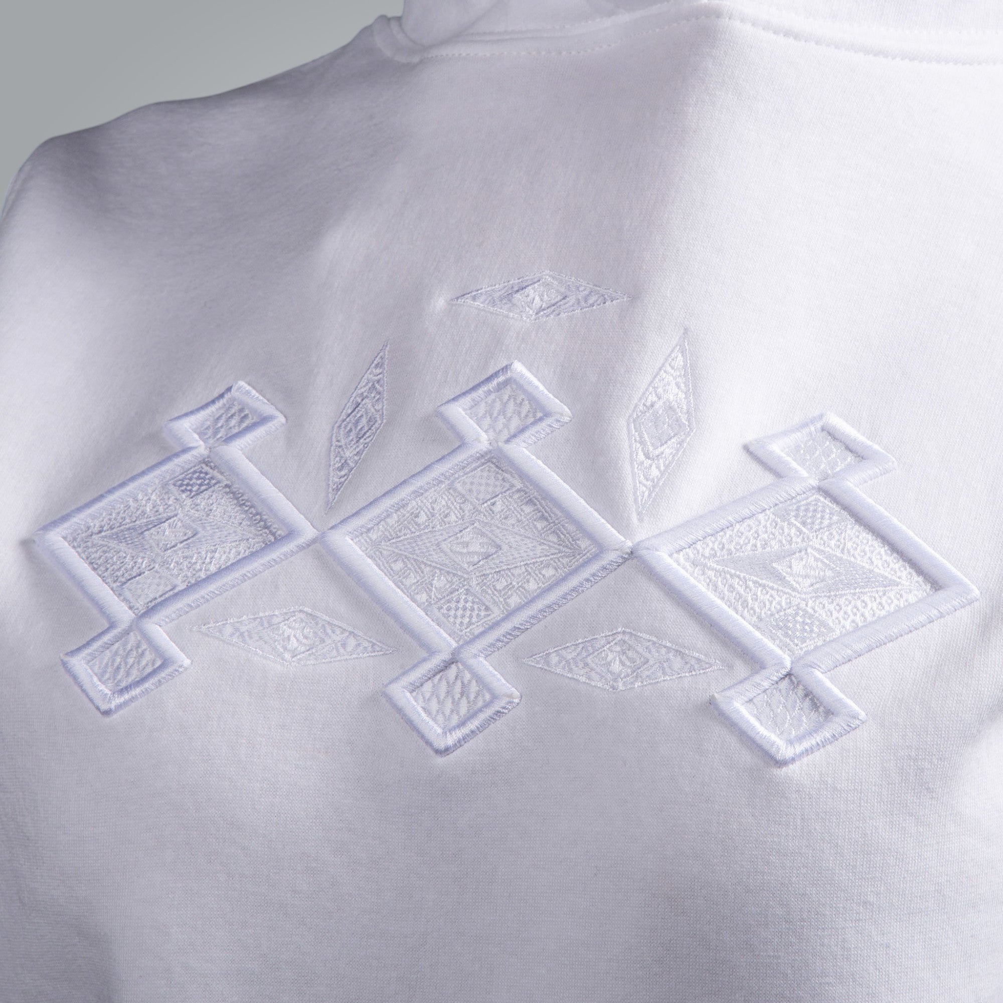 Blouse with hood "Kanatitsa" 3D