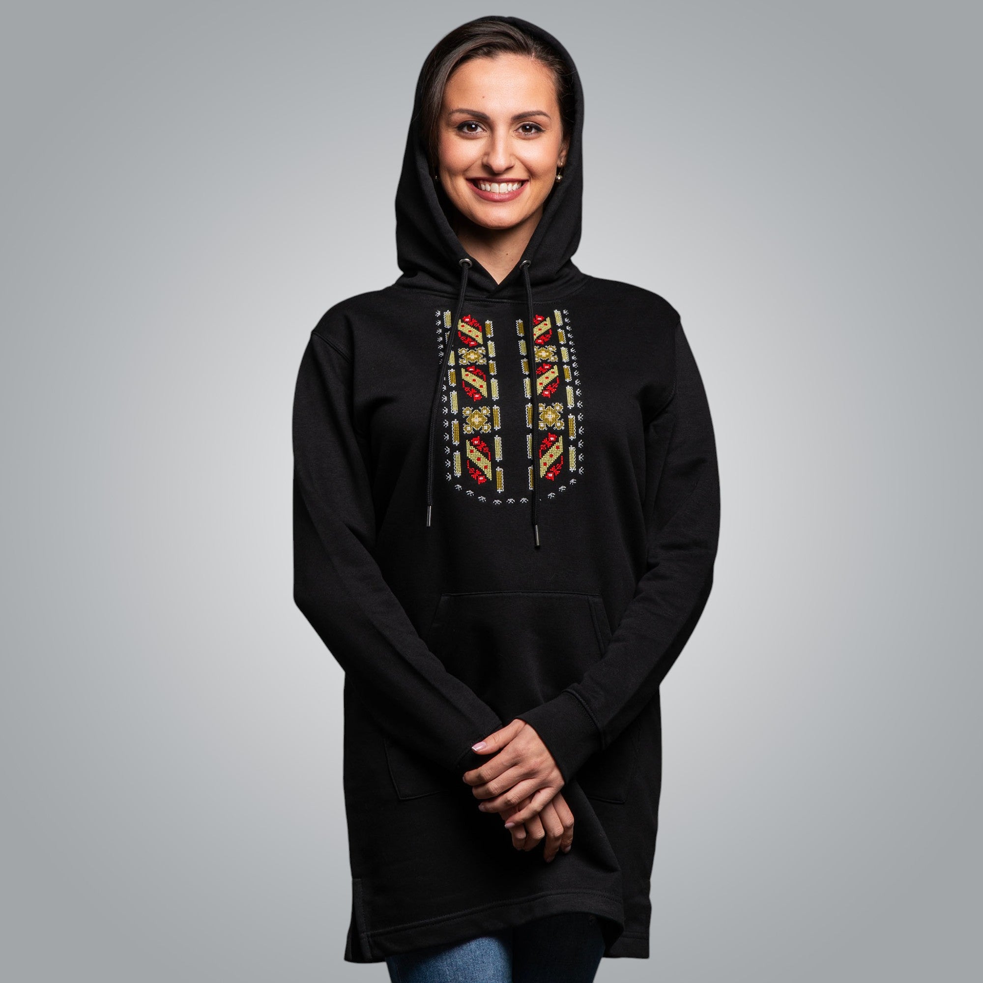 OUTLET Дълга блуза с качулка "Защита"