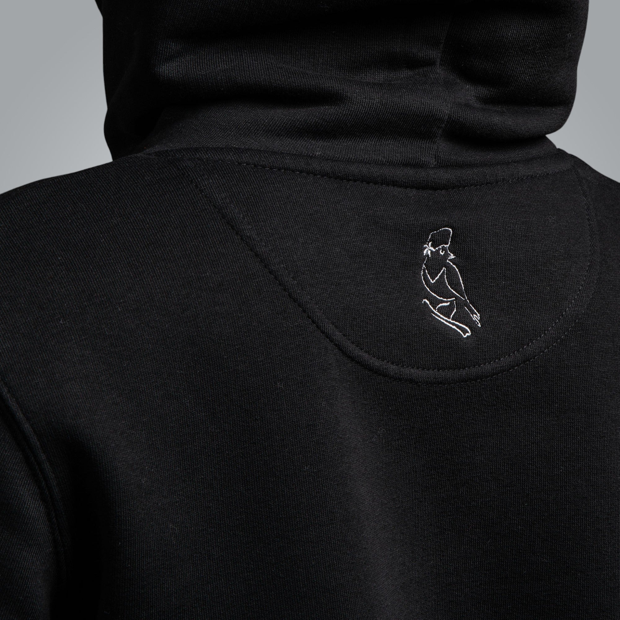 OUTLET Дълга блуза с качулка "Защита"