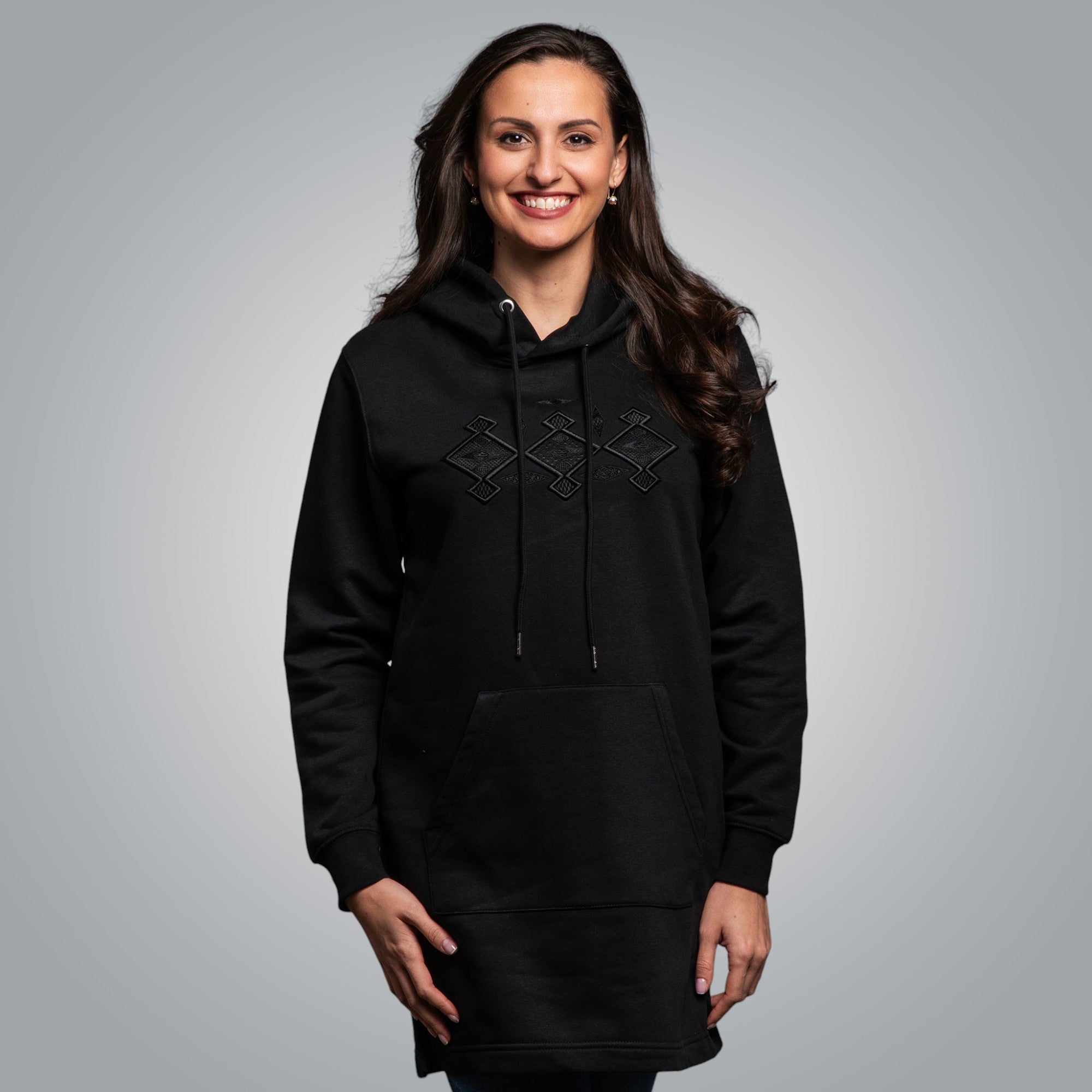 OUTLET Дълга блуза с качулка "Канатица" 3D