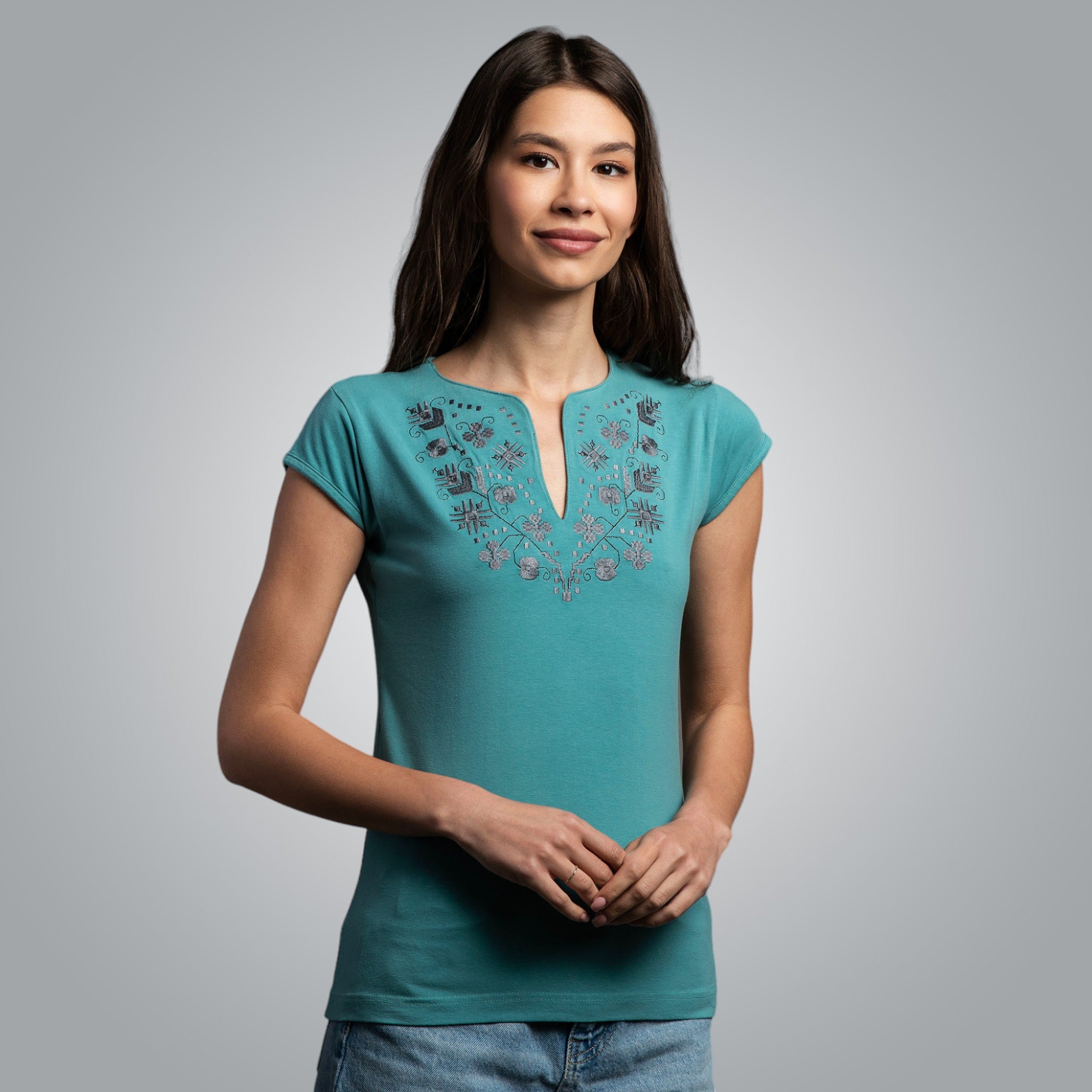 Тениска с V-деколте "Тракийска"