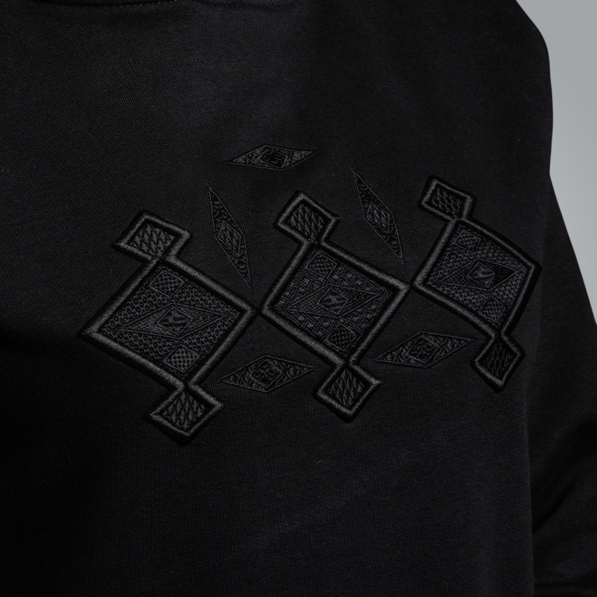 OUTLET Дълга блуза с качулка "Канатица" 3D