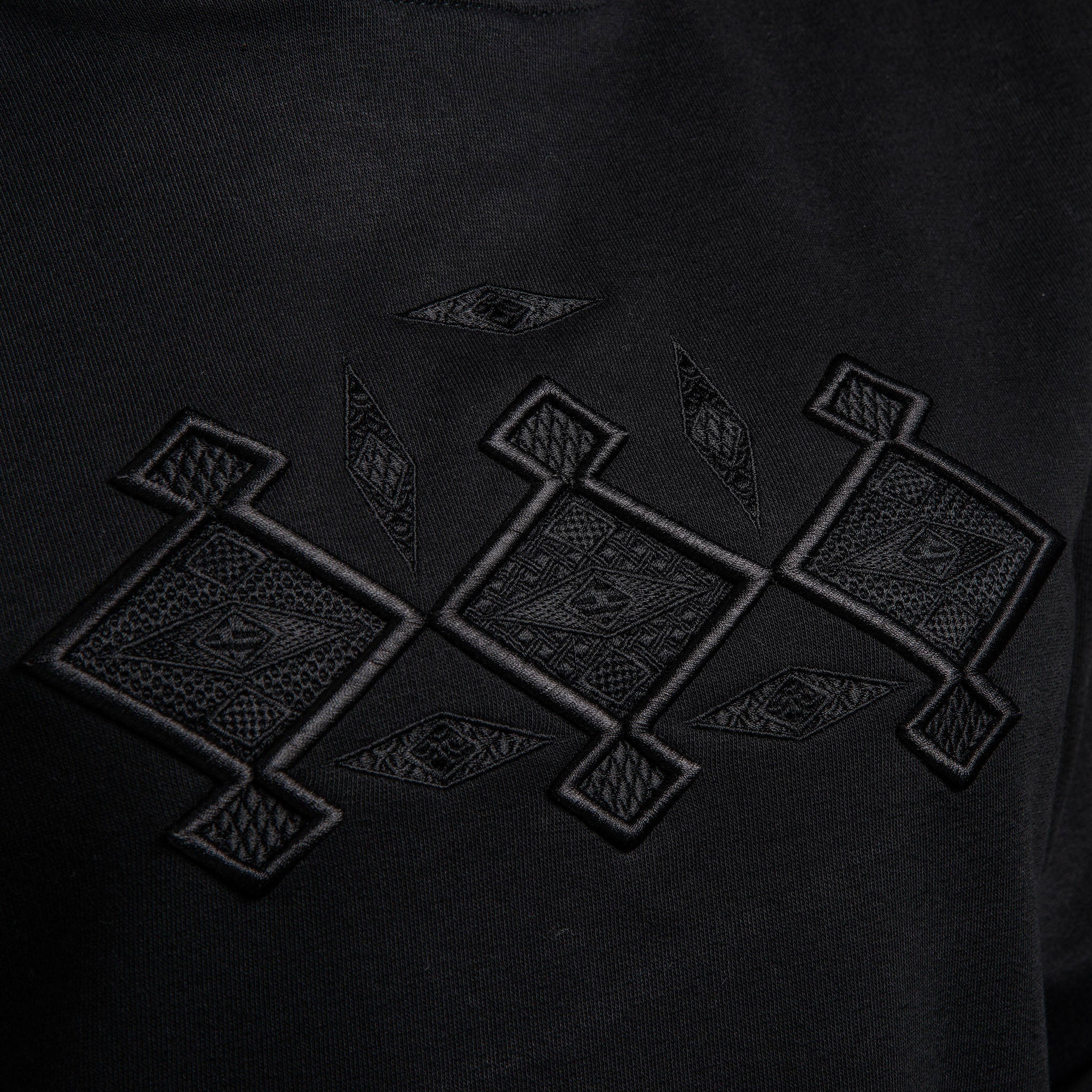 OUTLET Дълга блуза с качулка "Канатица" 3D