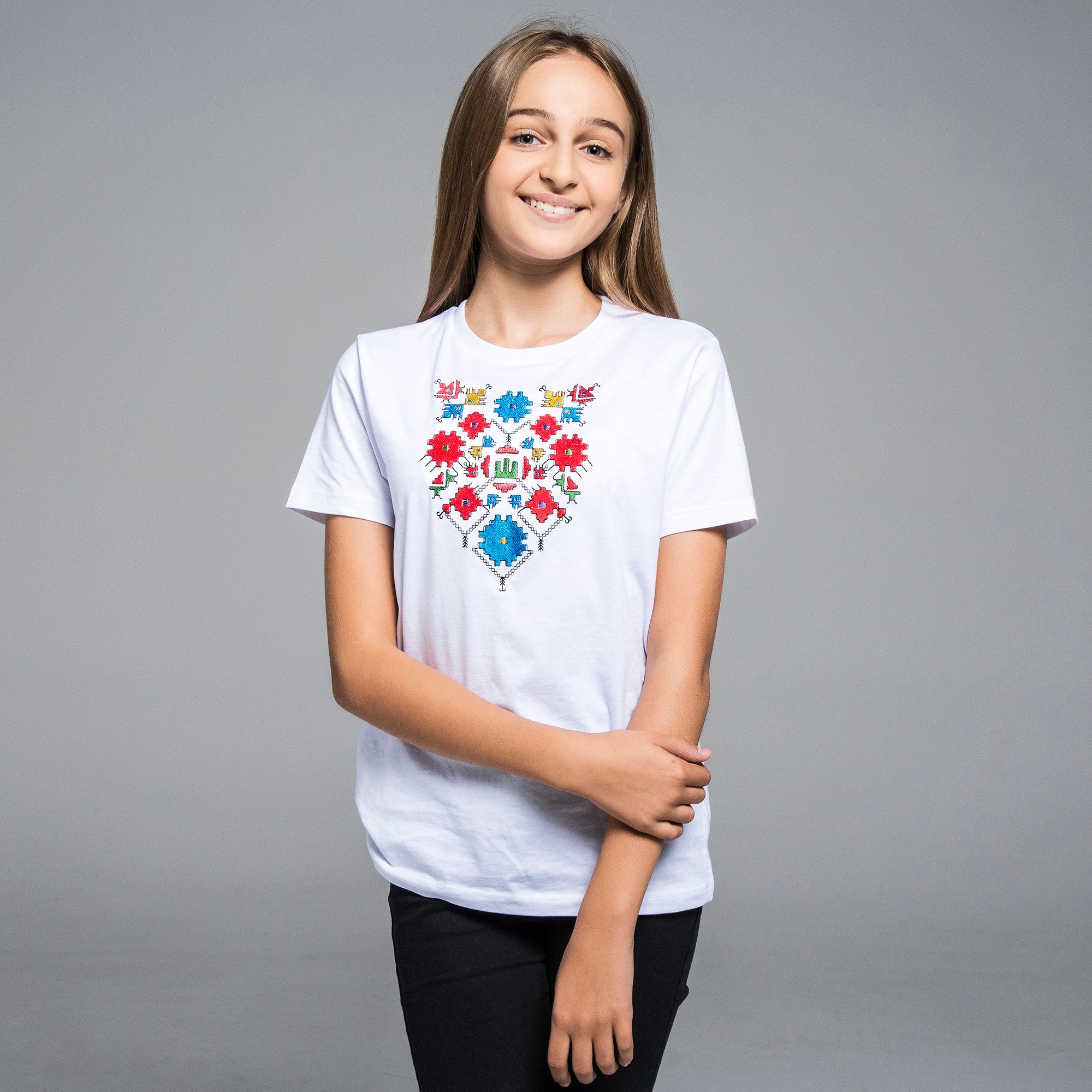 Детска тениска бродирана с шевица "Его" от Везба