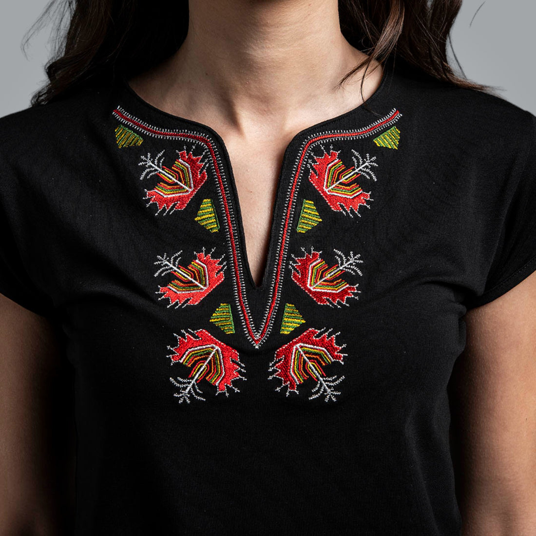 V-neck T-shirt &quot;Wrist&quot;