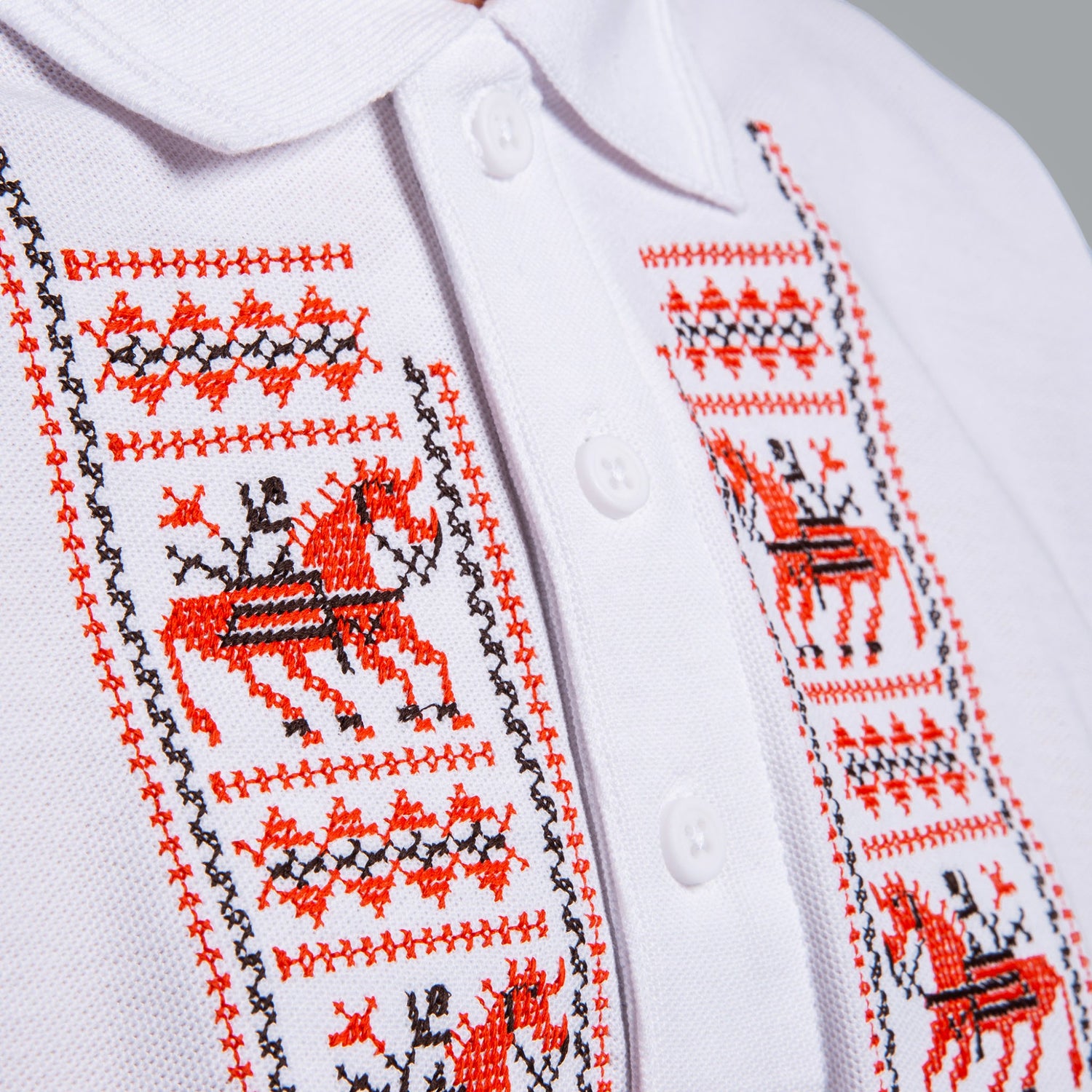 Тениска с яка &quot;Кончета&quot;