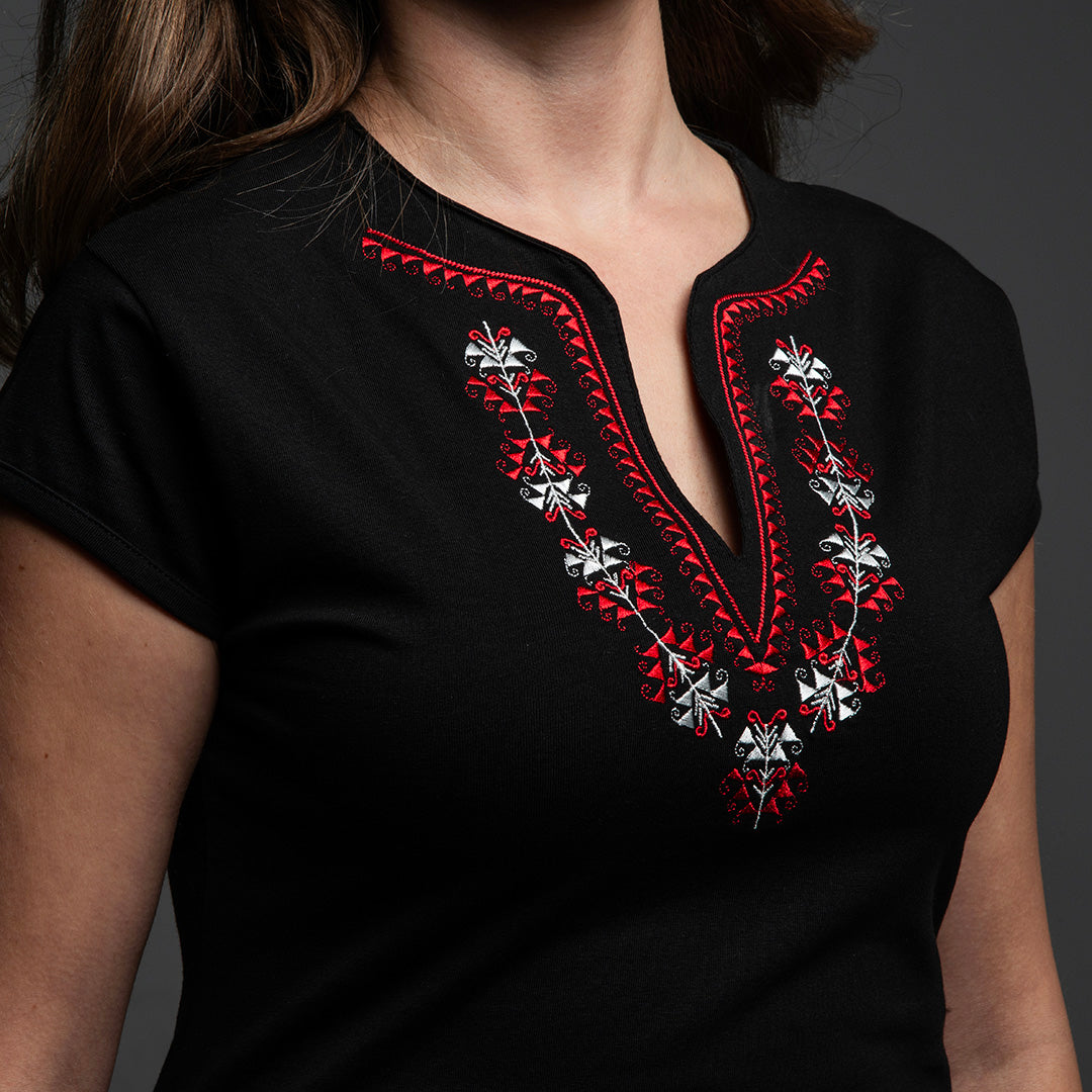 V-neck t-shirt with Shopsko motifs