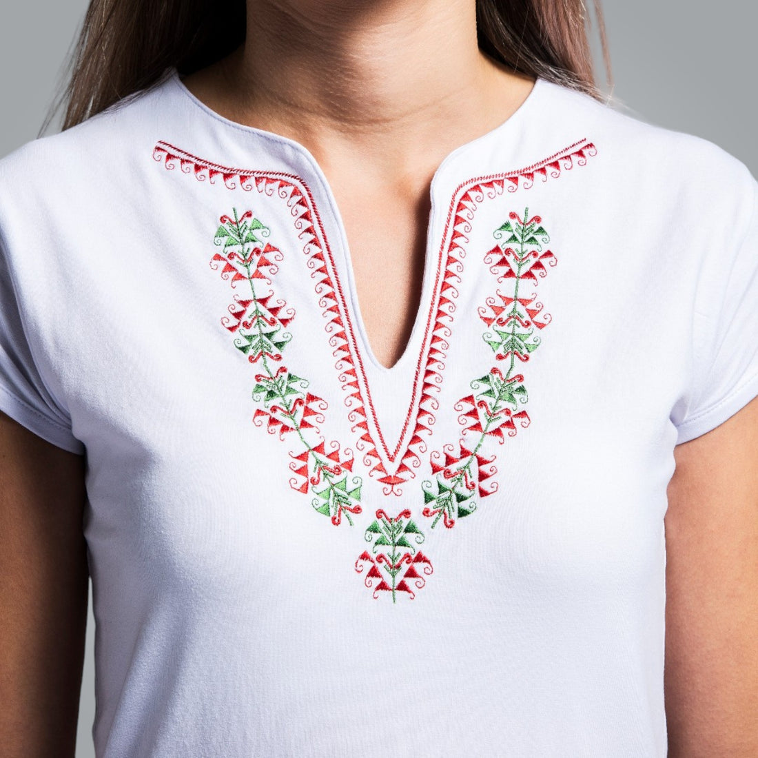 V-neck t-shirt with Shopsko motifs