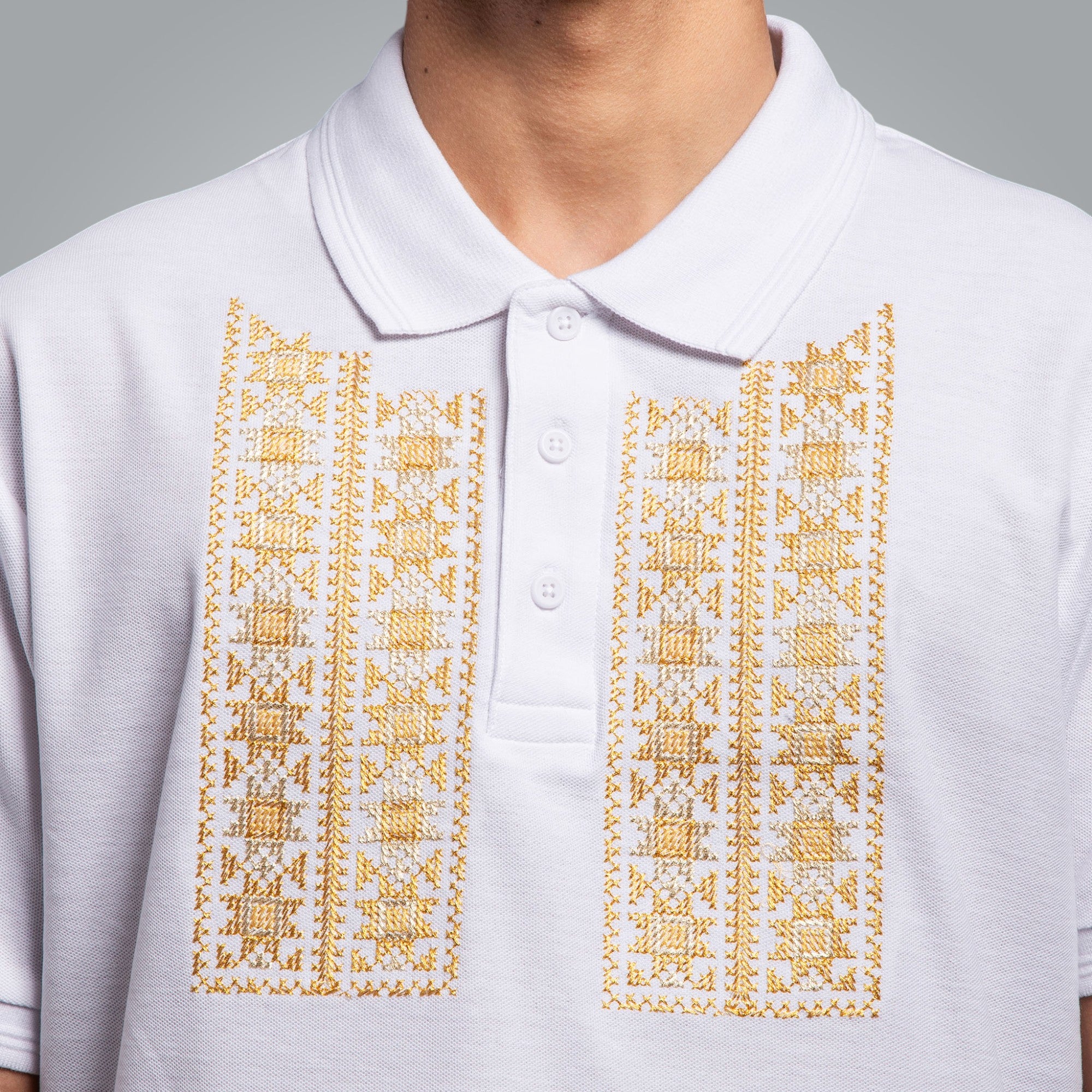 T-shirt with &quot;Guardian&quot; collar - &quot;golden&quot; embroidery 