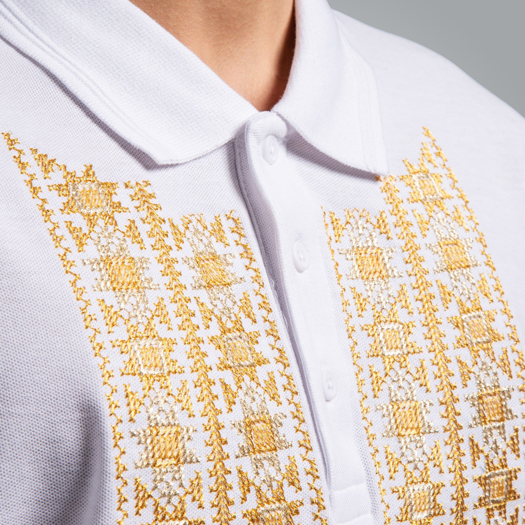T-shirt with &quot;Guardian&quot; collar - &quot;golden&quot; embroidery 