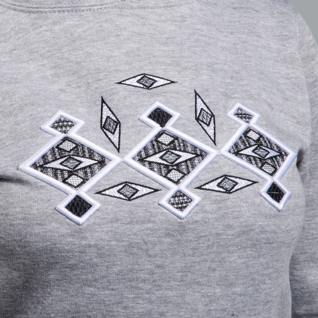 Blouse with hood &quot;Kanatitsa&quot; 3D