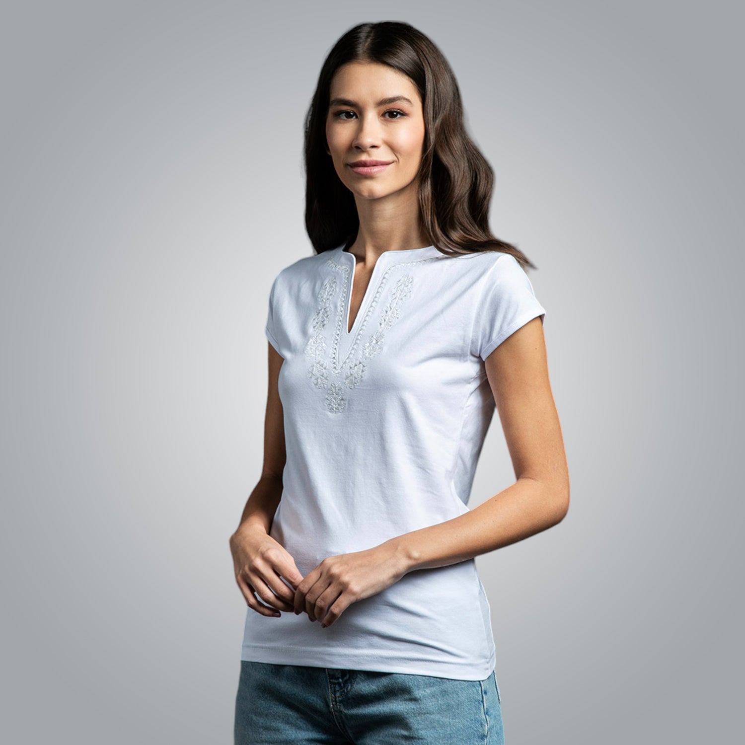 V-neck t-shirt with Shopsko motifs