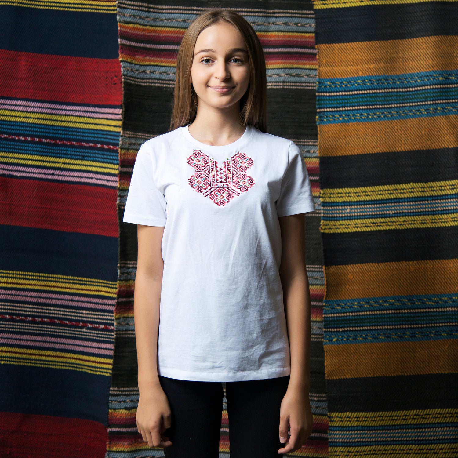 Детска тениска бродирана с шевица &quot;Китна&quot; от Везба